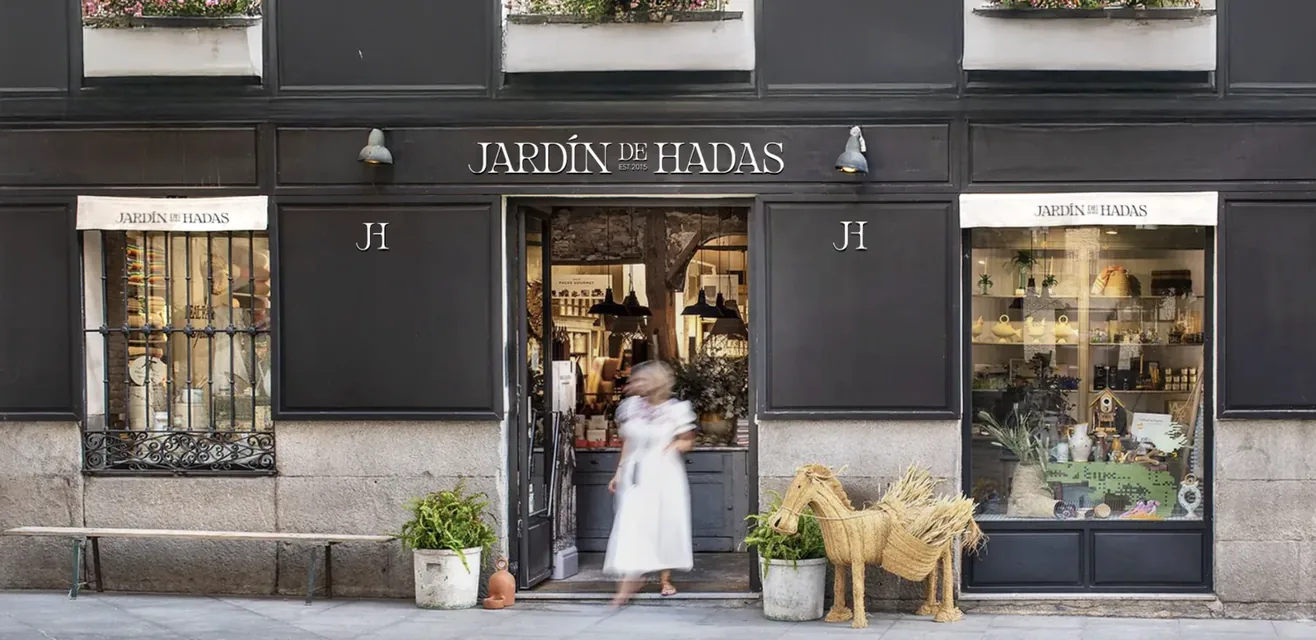 Proyecto de branding de Jardín de Hadas por Blackstone